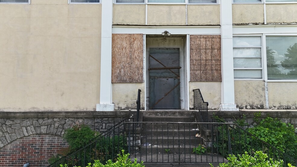 More Photos Of 301 21st Ave S, Birmingham Schools For Sale