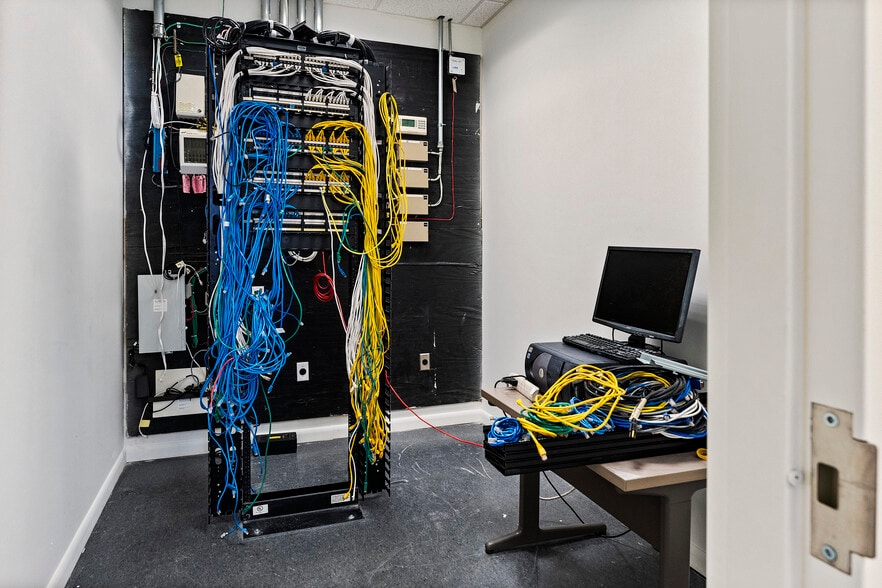 More Photos Of 331 NW 26th St, Miami Unknown For Lease