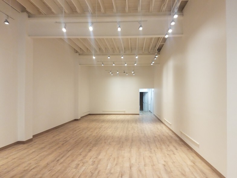More Photos Of 143 W Main St, Bay Shore General Retail For Sale