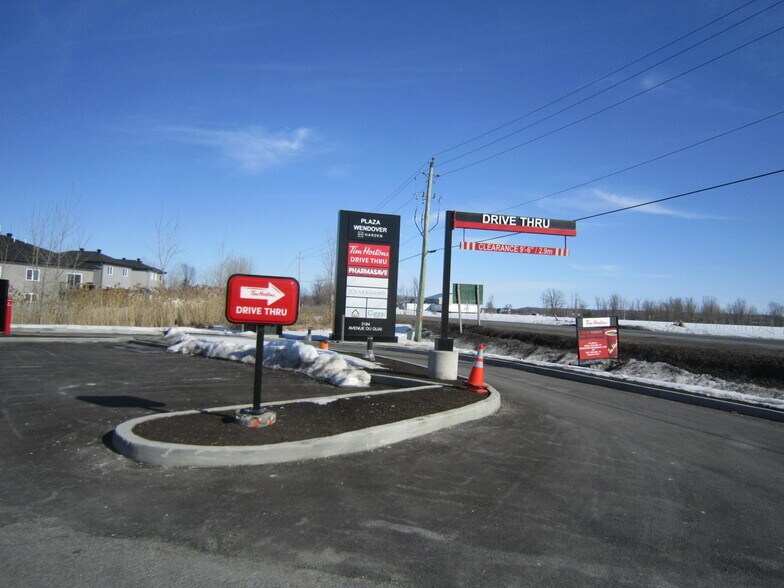 More Photos Of 3184 du Quai Ave, Alfred and Plantagenet Department Store For Lease