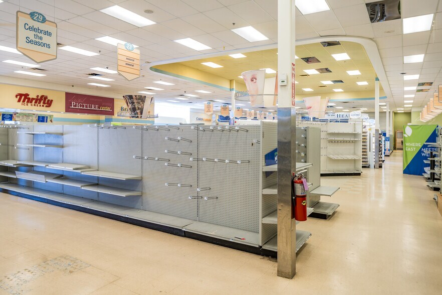 More Photos Of 47985 Monroe St, Indio Drugstore For Lease