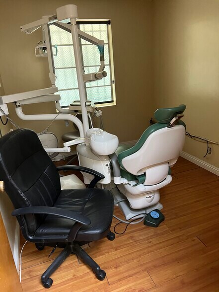 More Photos Of 13175 Paramount Blvd, South Gate Office For Sale