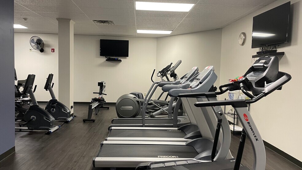 More Photos Of 2801 S Interstate 35 S, Austin Loft Creative Space For Lease