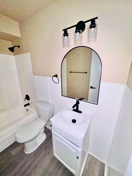 More Photos Of 3921 Maine Ave, Baltimore Apartments For Sale