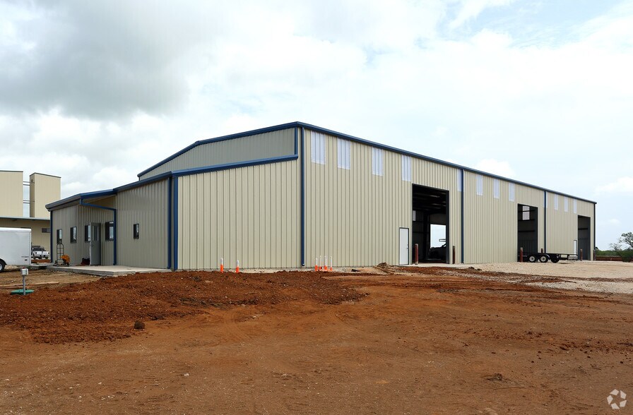 More Photos Of 685 Corgey Rd, Pleasanton Manufacturing For Lease
