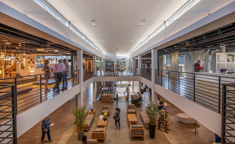 More Photos Of 2413 Pacific Coast Hwy, Lomita General Retail For Sale