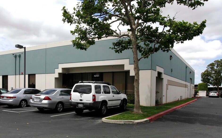 Primary Photo Of 10751 Noel St, Los Alamitos Flex For Lease