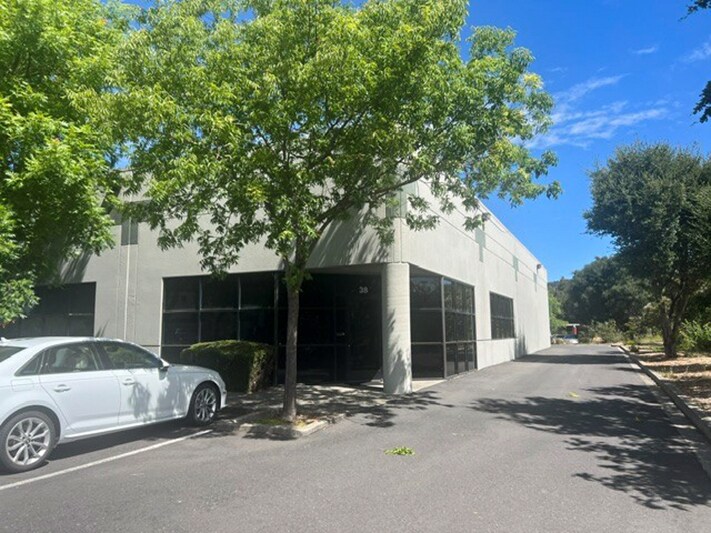 More Photos Of 30-38 Executive Ct, Napa Light Distribution For Lease