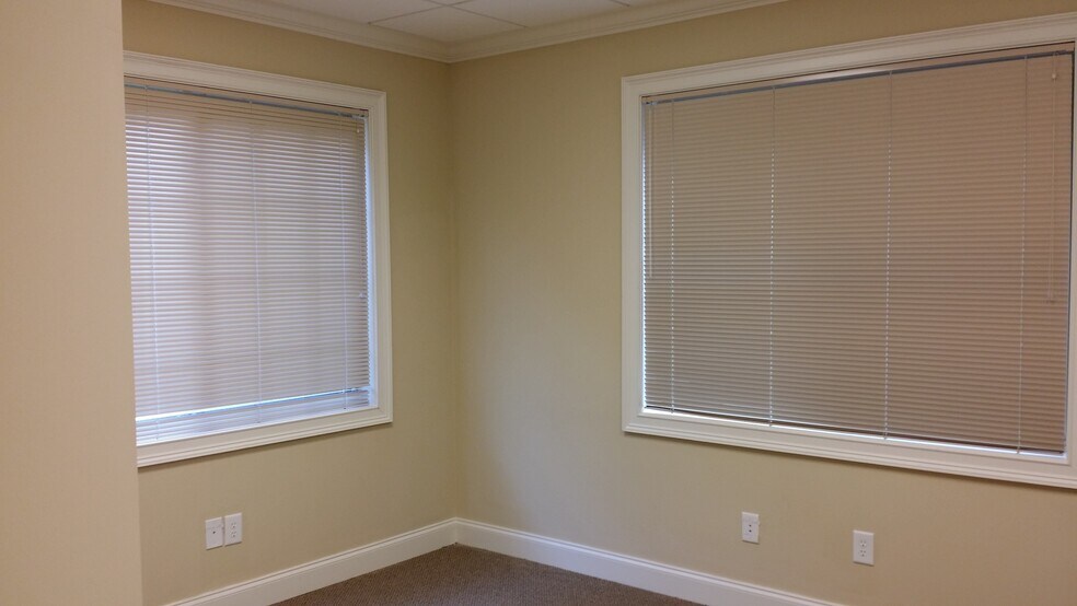 More Photos Of 3855 Shallowford Rd, Marietta Medical For Sale