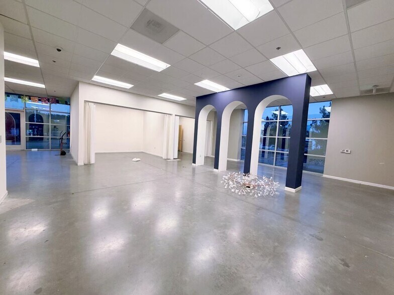 More Photos Of 886 S Azusa Ave, City of Industry Industrial For Lease