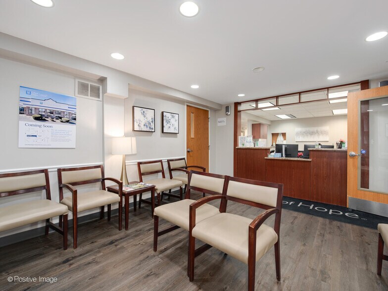 More Photos Of 9631 Gross Point Rd, Skokie Medical For Sale