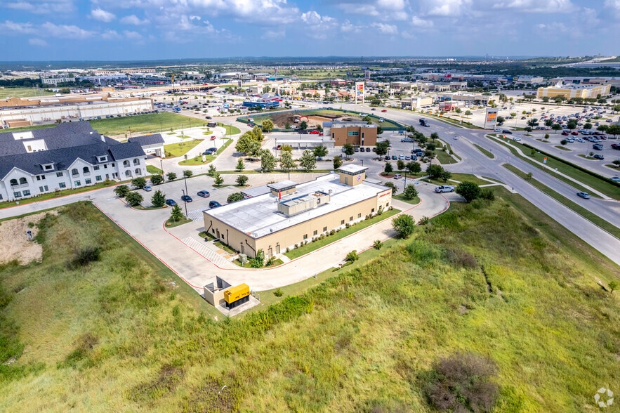 More Photos Of 161 Creekside Way, New Braunfels Unknown For Lease