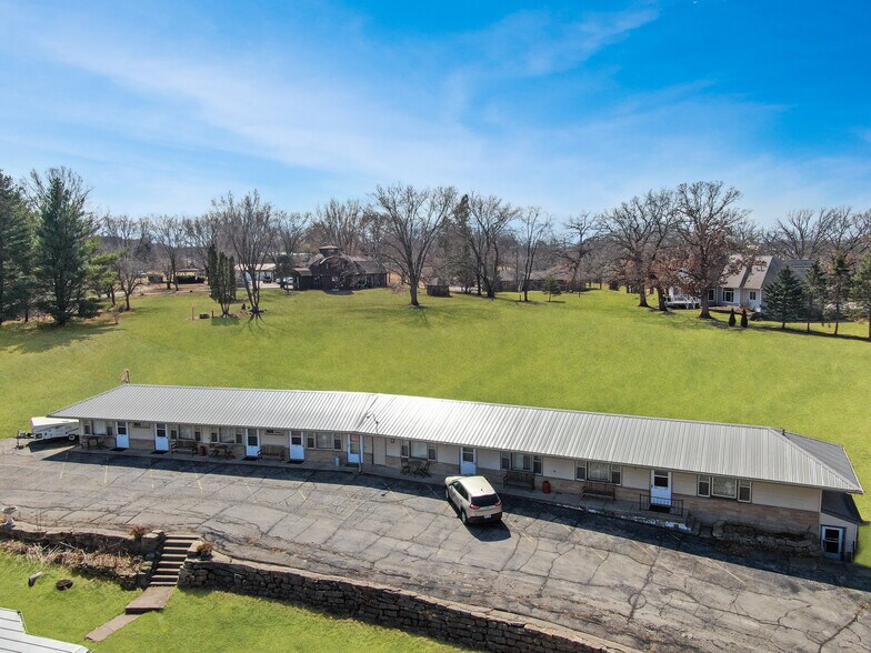 More Photos Of S5539 Us Hwy 14, Viroqua Hotel For Sale