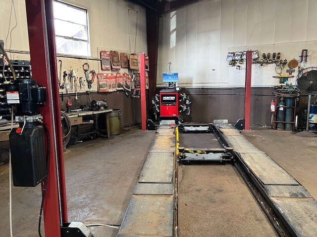 More Photos Of 202 N High St, Mount Orab Auto Repair For Sale