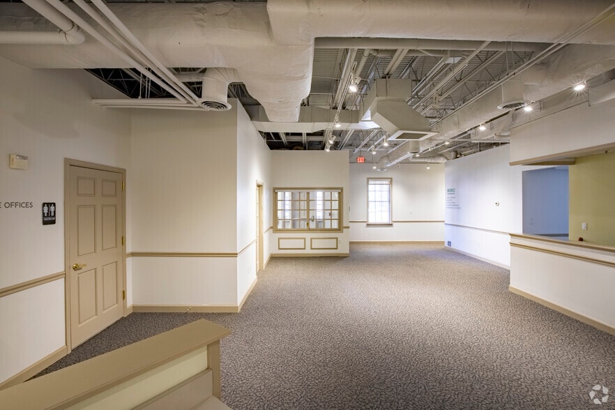 More Photos Of 100 N Loudoun St, Winchester Office For Lease