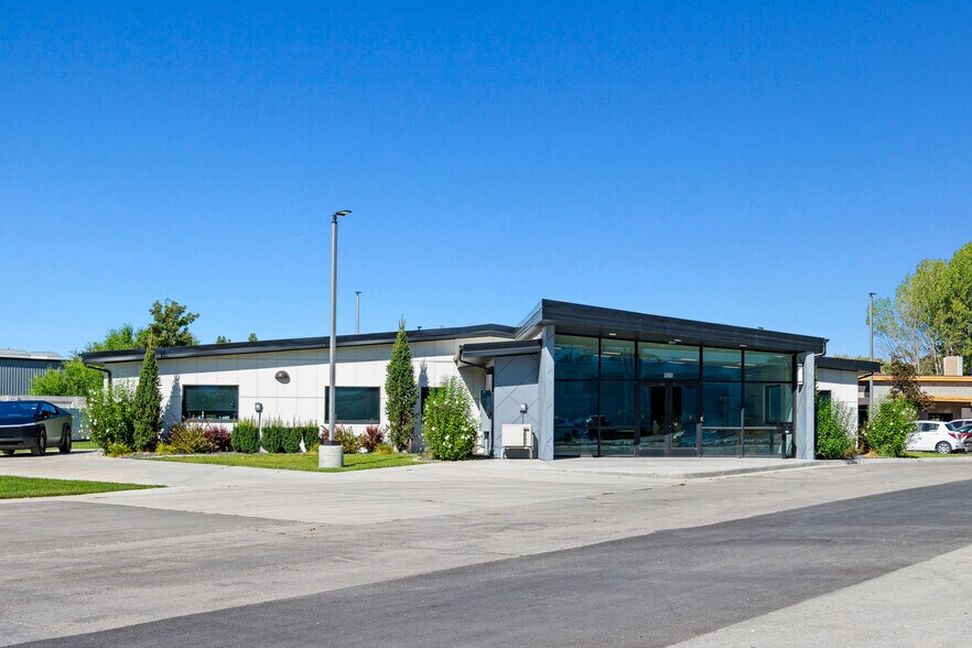 More Photos Of 877 N 100 E, Lehi Office For Sale