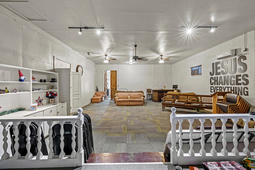 More Photos Of 23654 US Hwy 290, Harper General Retail For Sale