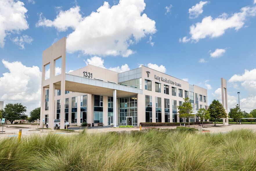Primary Photo Of 1331 W Grand Pky N, Katy Medical For Lease
