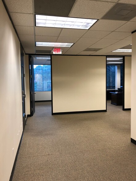 More Photos Of 11940 Jollyville Rd, Austin Office Residential For Lease