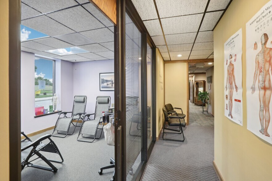 More Photos Of 101 Jones St, Barneveld General Retail For Sale