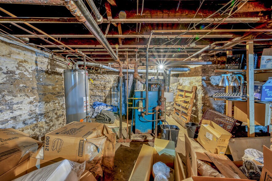 More Photos Of 524 Court St, Scranton General Retail For Sale
