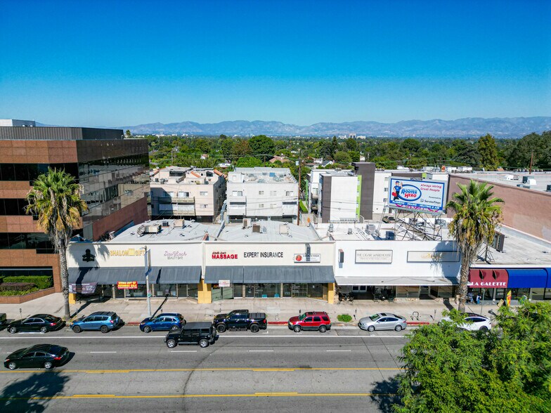 More Photos Of 15143-15153 Ventura Blvd, Sherman Oaks Storefront For Lease