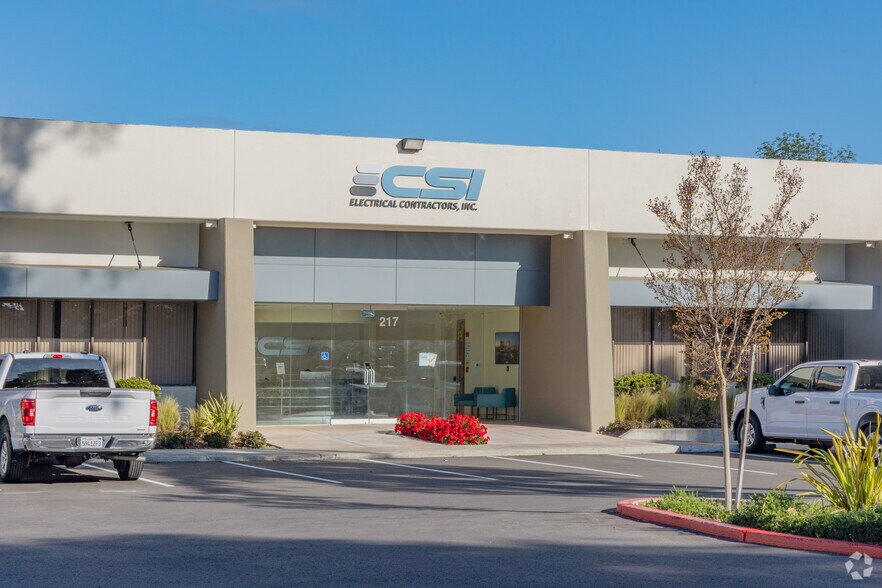 More Photos Of 215-217 Devcon Dr, San Jose Research And Development For Lease