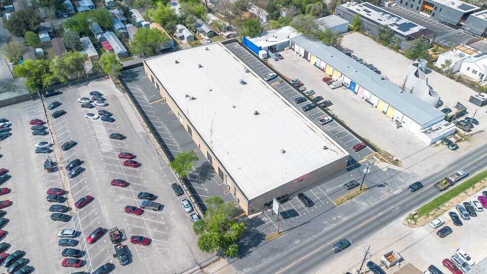 More Photos Of 311 E Saint Elmo Rd, Austin Office For Lease