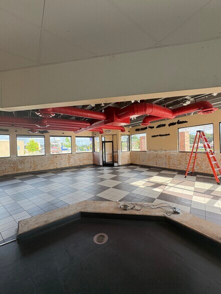 More Photos Of 138 Commerce Ave, Lagrange Fast Food For Sale