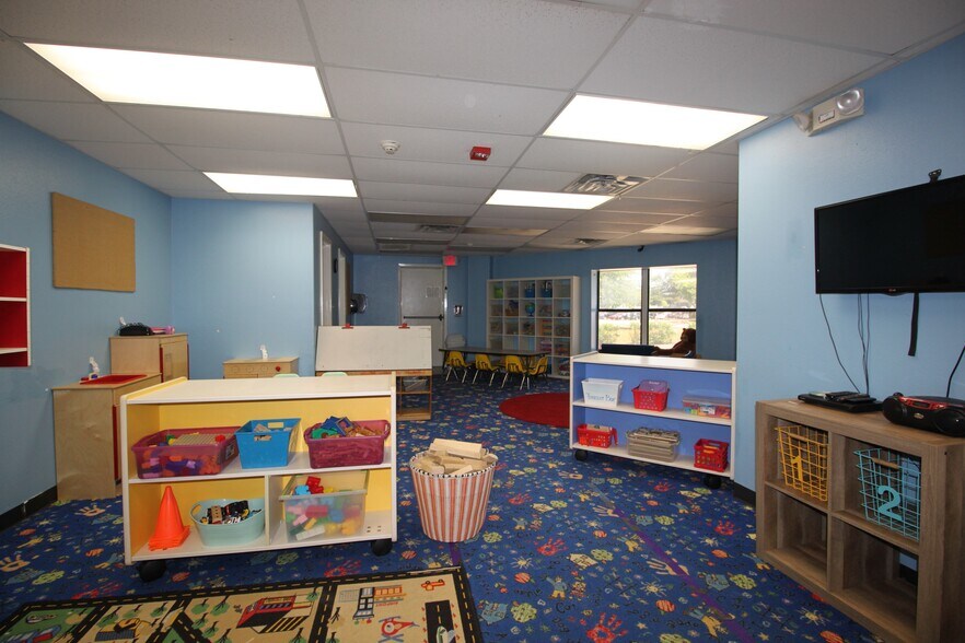 More Photos Of 3421 E Walnut St, Pearland Daycare Center For Sale
