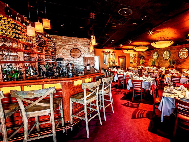 More Photos Of 14543 Memorial Dr, Houston Restaurant For Lease