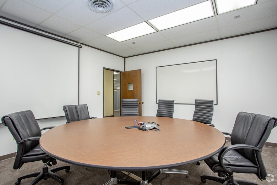 More Photos Of 951 Wendell Blvd, Wendell Manufacturing For Lease