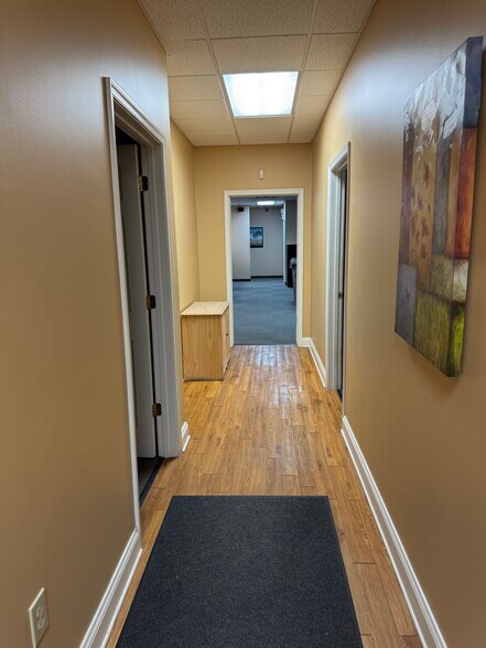 More Photos Of 136-148 Linden Dr, Winchester Medical For Sale