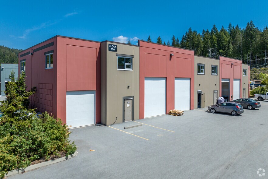 More Photos Of 12835 Lilley Dr, Maple Ridge Warehouse For Lease