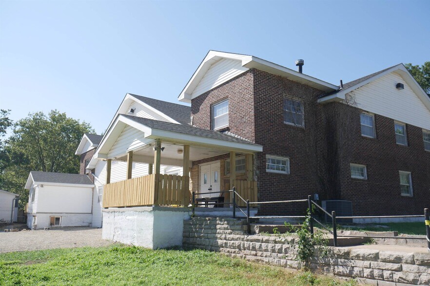 More Photos Of 501 S Topeka St, El Dorado Specialty For Sale