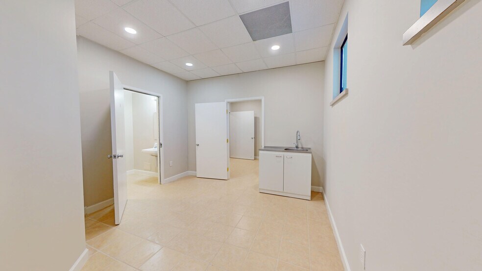 More Photos Of 130 N Gross Rd, Kingsland Medical For Sale