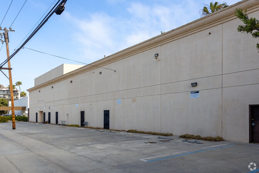 More Photos Of 5470 E 2nd St, Long Beach Storefront For Lease