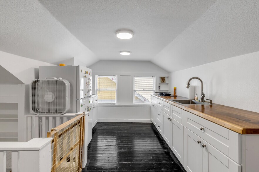 More Photos Of 407 Magnolia St, New Smyrna Beach Multifamily For Sale