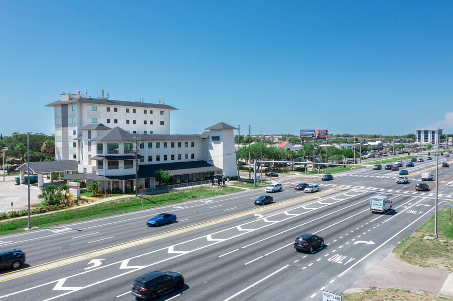 More Photos Of 2435-2437 US Highway 19, Holiday Office Residential For Lease
