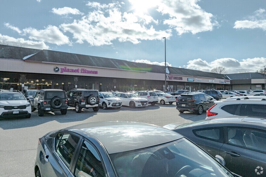 More Photos Of 155-195 Cherry St, Milford, Ct, Milford Storefront For Lease