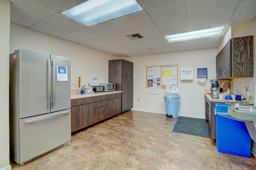 More Photos Of , Hollywood Office For Sale