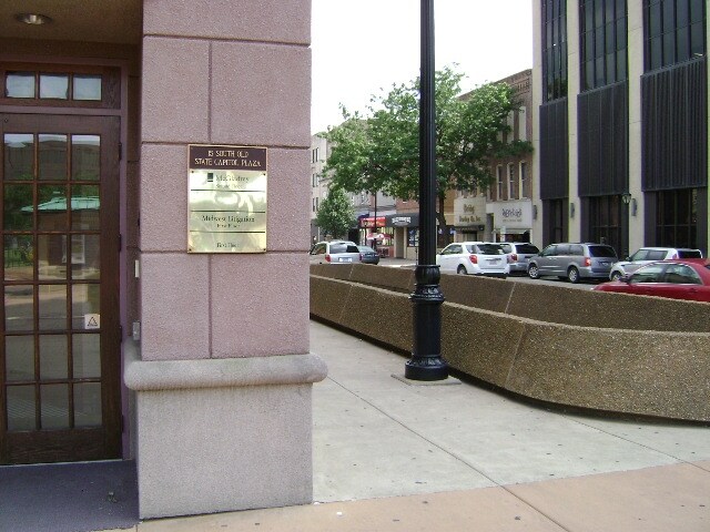 More Photos Of 15 SW Old State Capitol Plz, Springfield Office For Sale