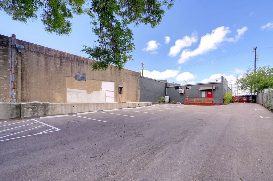 More Photos Of 154 Fredericksburg Rd, San Antonio Office For Lease