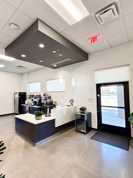 More Photos Of 398 S Arizona Ave, Chandler Freestanding For Lease