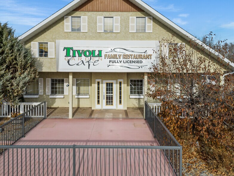 More Photos Of 1916 10th Av, Spruce View Restaurant For Sale