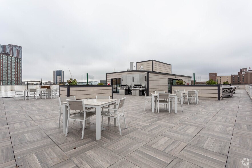 More Photos Of 20 Burling Ln, New Rochelle Apartments For Lease