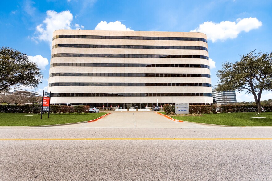 More Photos Of 5601 Executive Dr, Irving Office For Sale