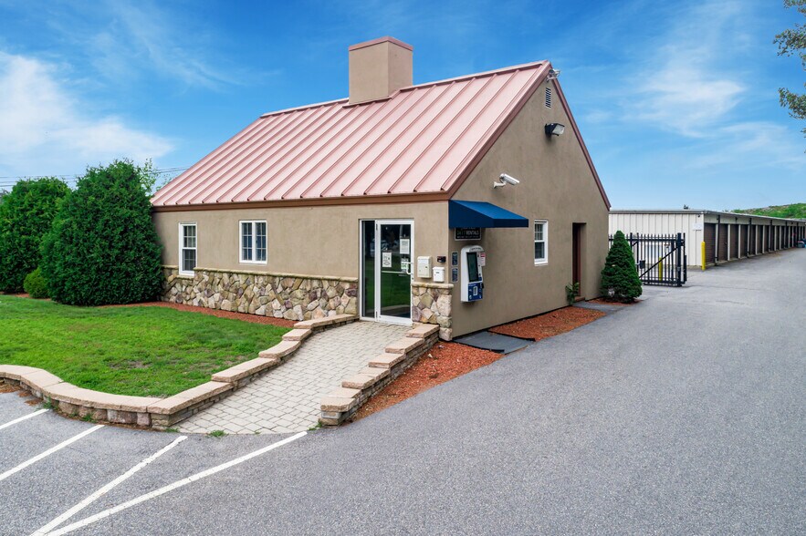 Primary Photo Of 8 Pleasant Hill Rd, Scarborough Self Storage For Lease