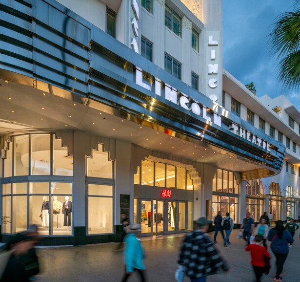 More Photos Of 541-551 Lincoln Rd, Miami Beach Storefront For Lease