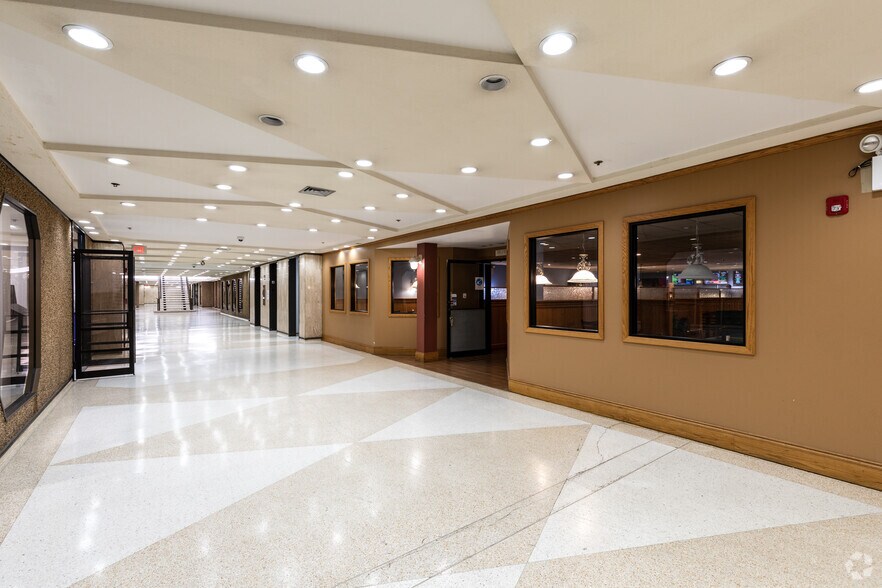 More Photos Of 1 Huntington Quadrangle, Melville Office For Lease